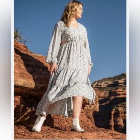 ARULA Dresses & Skirts - Arula Blue Ivory Tiered Floral Maxi Dress Cut Out Blouson Long Sleeve Size C 3X